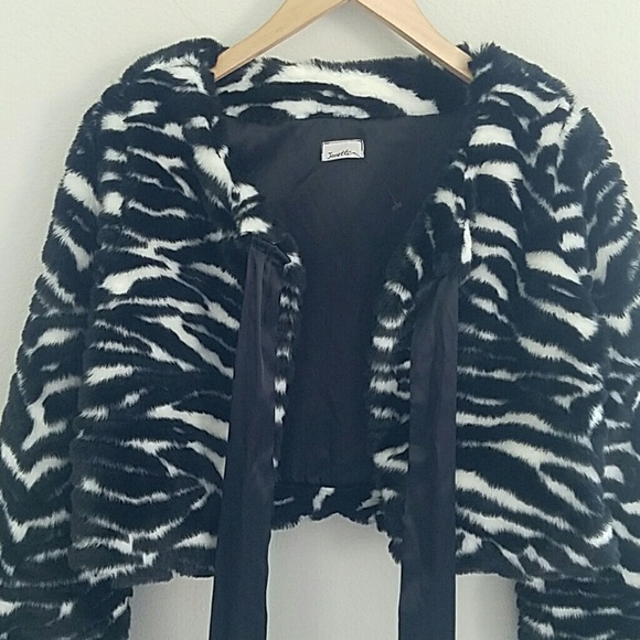 Zebra print fur coat - Picture 6 of 6